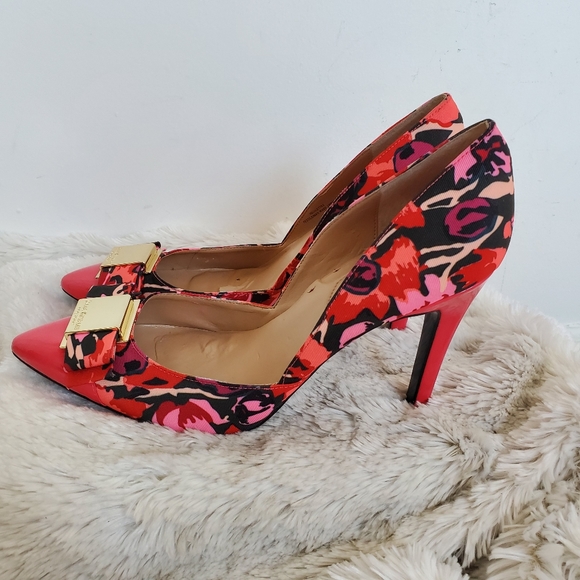 Isaac Mizrahi Pink Floral Logo Bow Pumps Heels 8.5